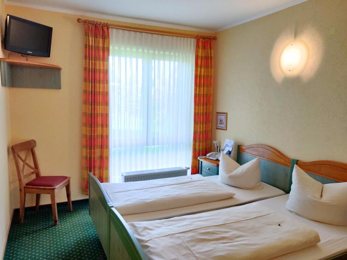 Hotel Neue Hoehe Klingenberg Bagian luar foto