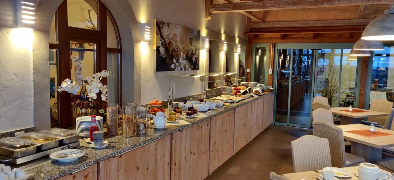 Hotel Neue Hoehe Klingenberg Bagian luar foto