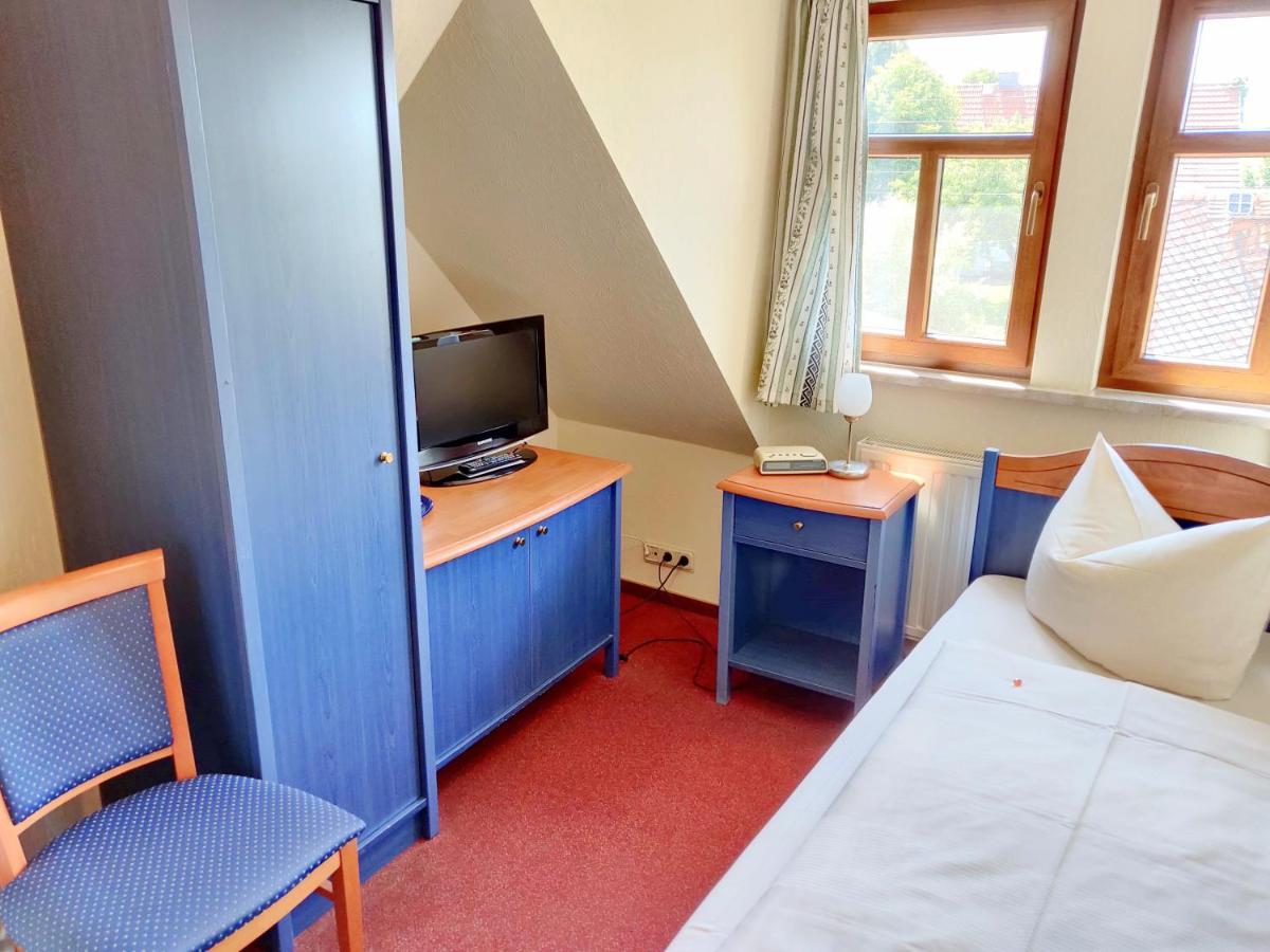 Hotel Neue Hoehe Klingenberg Bagian luar foto