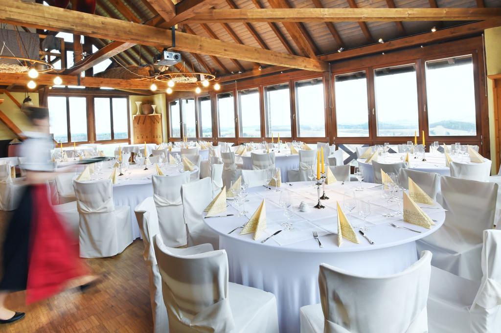 Hotel Neue Hoehe Klingenberg Bagian luar foto