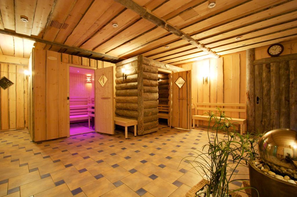 Hotel Neue Hoehe Klingenberg Bagian luar foto