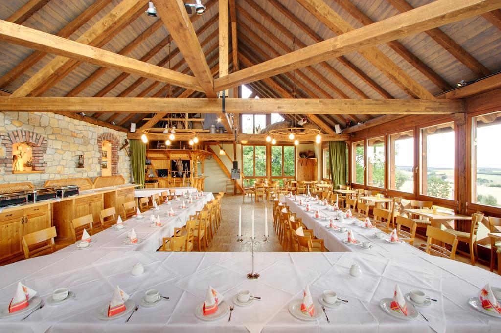 Hotel Neue Hoehe Klingenberg Bagian luar foto
